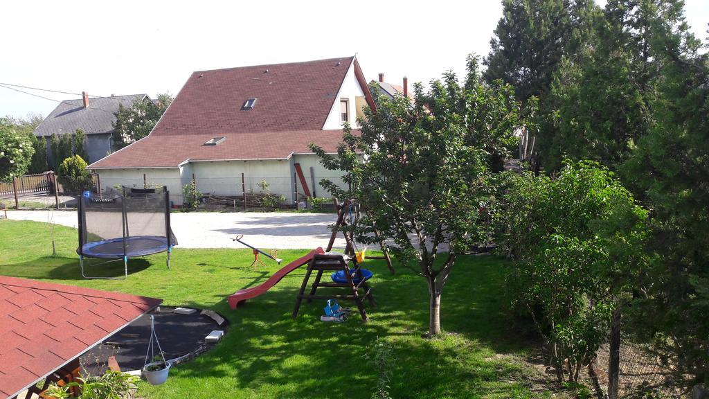 Szaloky Apartmanhaz Gyenesdiás Exterior foto